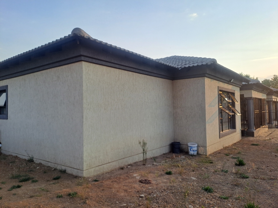 To Let 4 Bedroom Property for Rent in Vaalpark Free State